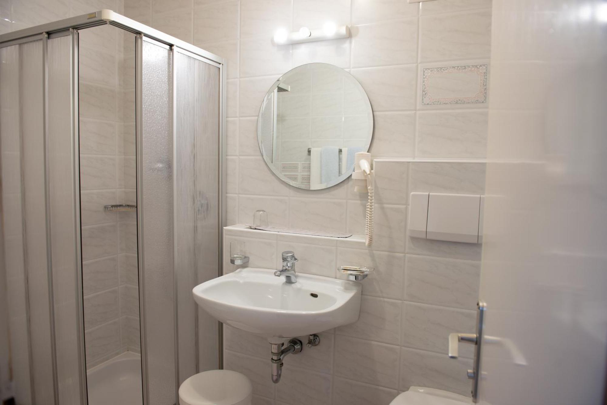 Garni Hofer Aparthotel Sexten Exterior foto