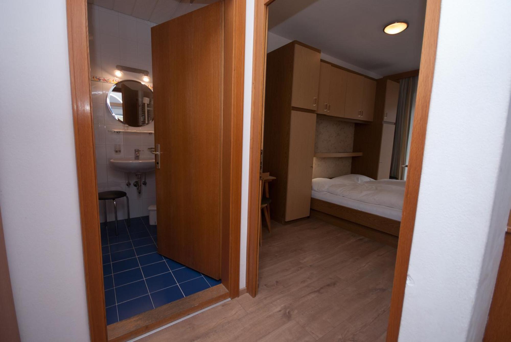 Garni Hofer Aparthotel Sexten Exterior foto